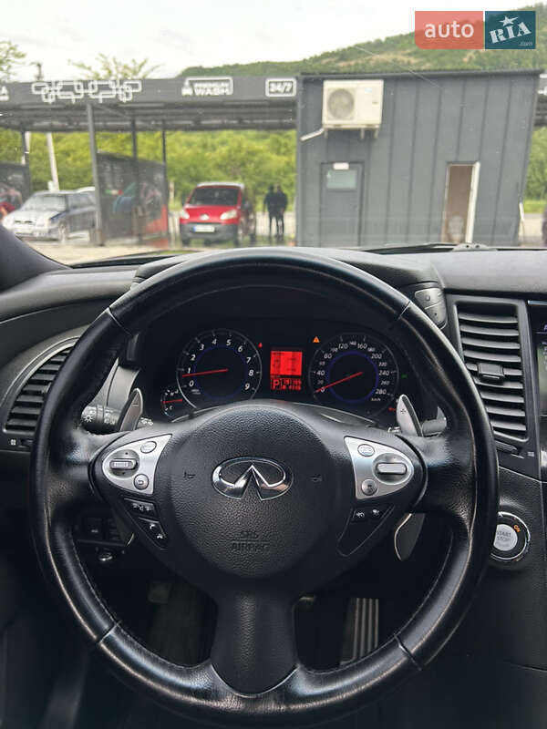 Infiniti FX 37 2011