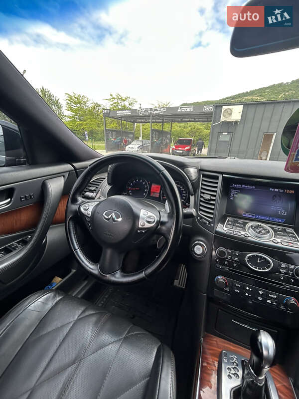 Infiniti FX 37 2011