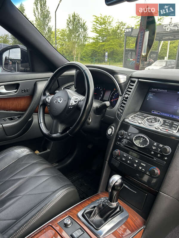 Infiniti FX 37 2011