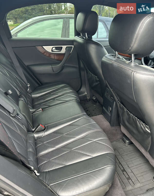 Infiniti FX 37 2011