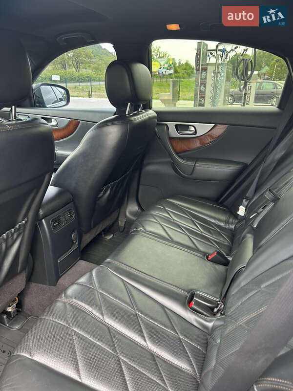 Infiniti FX 37 2011