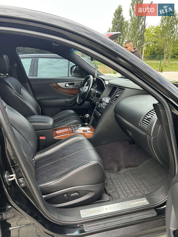 Infiniti FX 37 2011