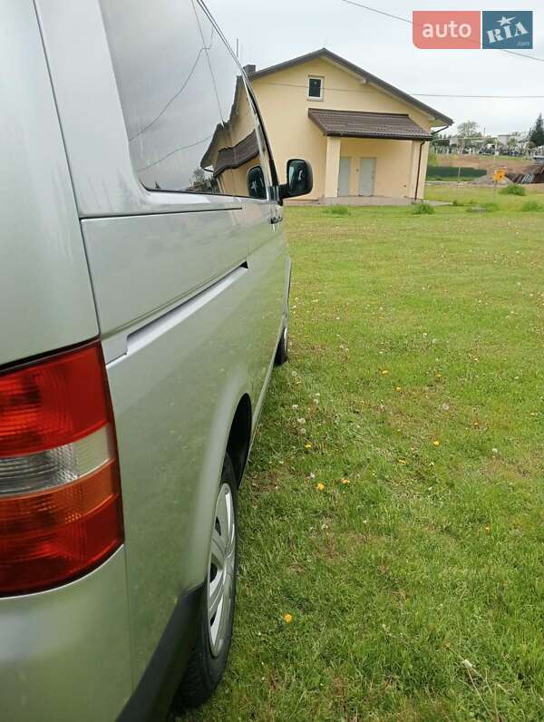 Volkswagen Caravelle 2008