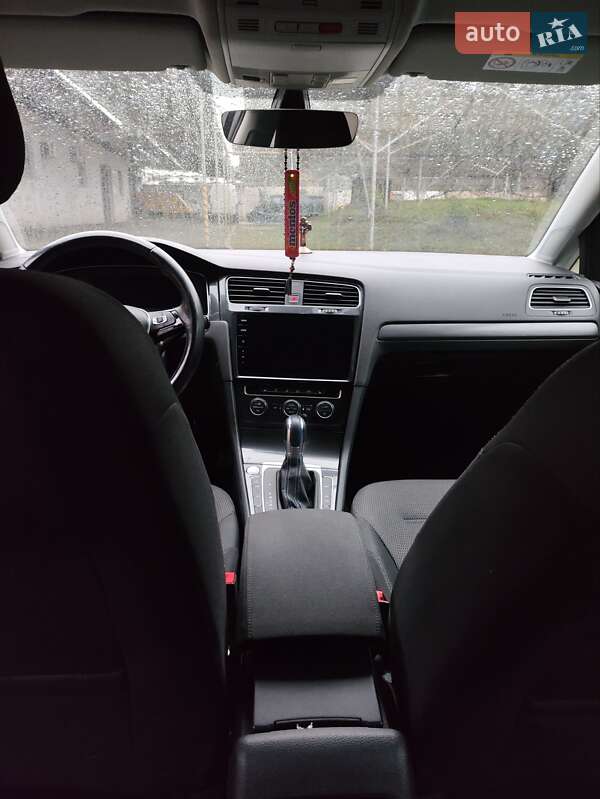 Volkswagen e-Golf 2017