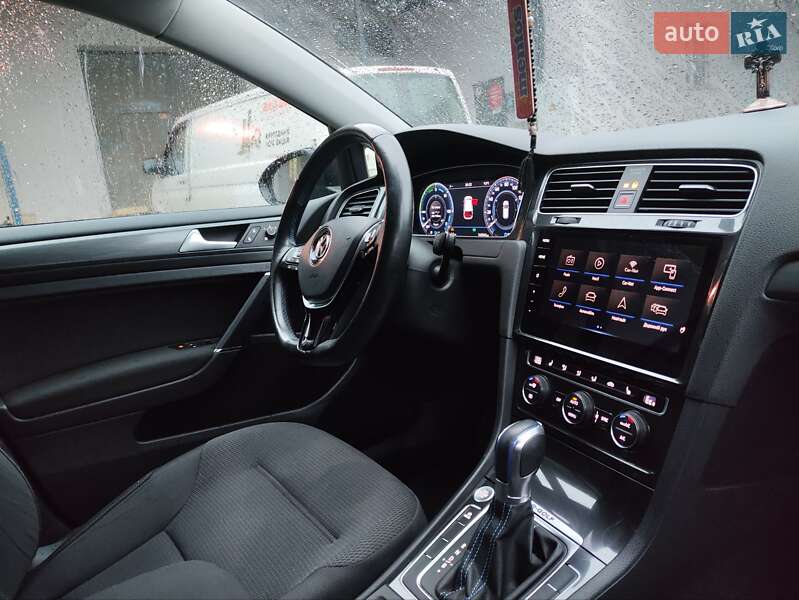 Volkswagen e-Golf 2017