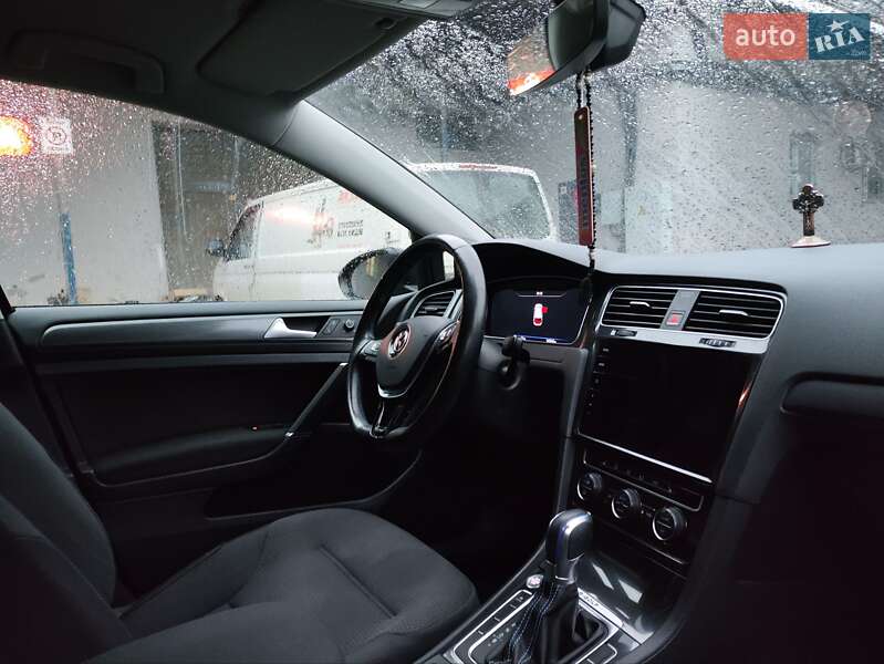 Volkswagen e-Golf 2017