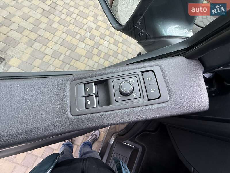 Volkswagen Caravelle 2019