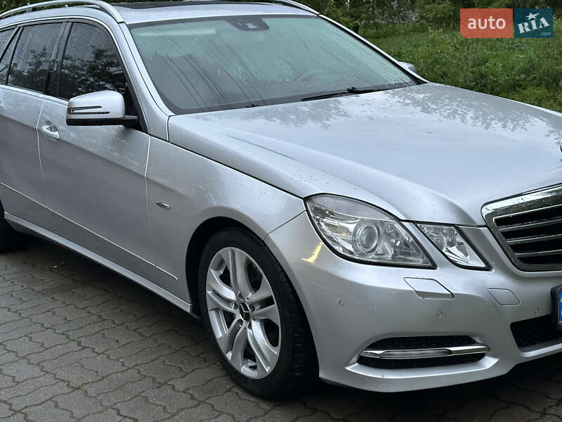 Mercedes-Benz E-Class 2011