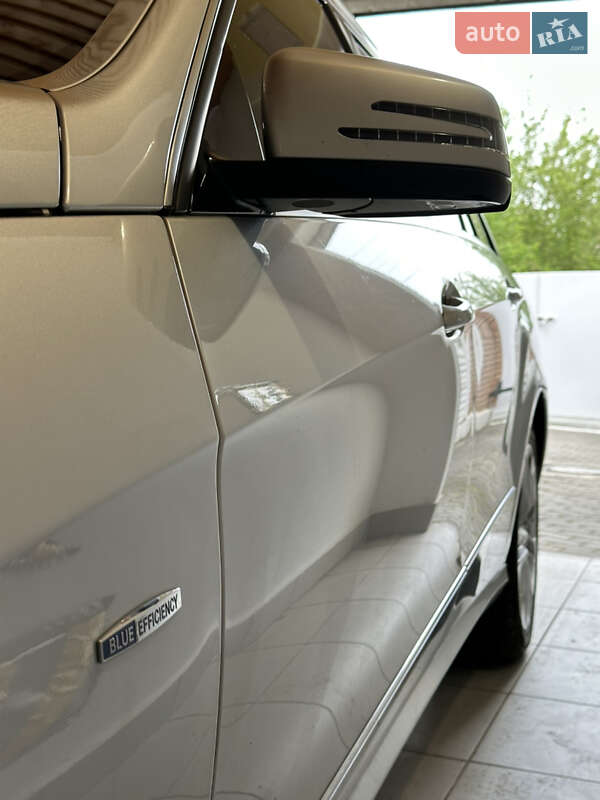 Mercedes-Benz E-Class 2011