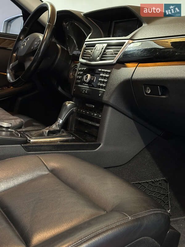 Mercedes-Benz E-Class 2011