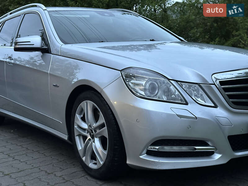 Mercedes-Benz E-Class 2011