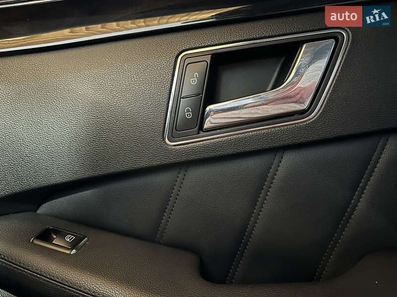 Mercedes-Benz E-Class 2011