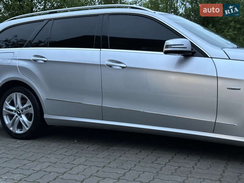 Mercedes-Benz E-Class 2011