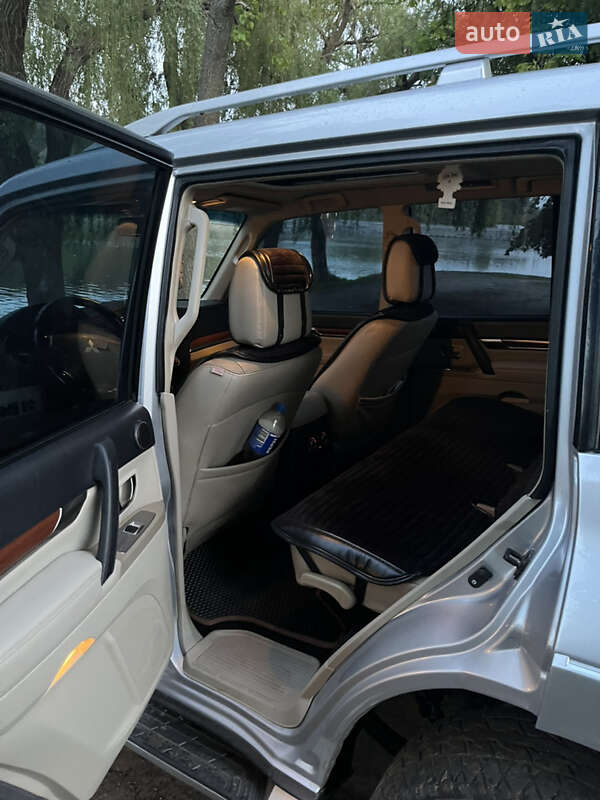 Mitsubishi Pajero 2007