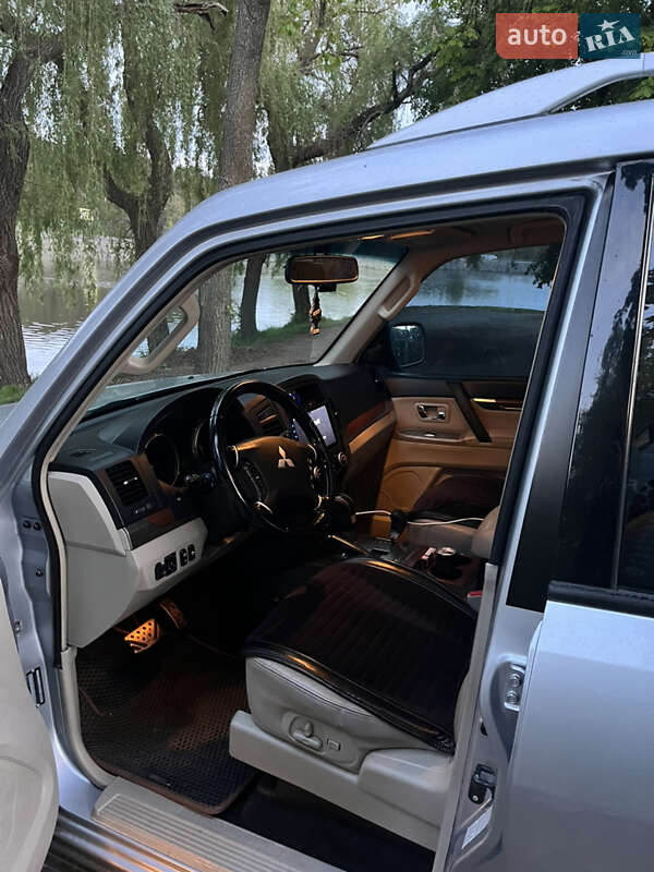 Mitsubishi Pajero 2007