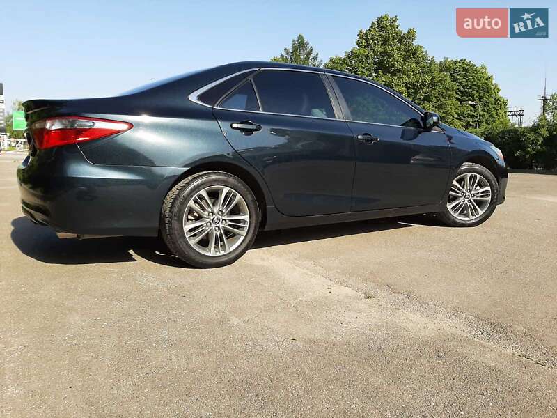 Toyota Camry 2015