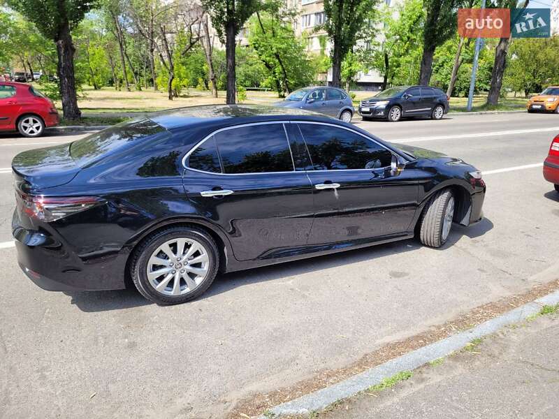 Toyota Camry 2019