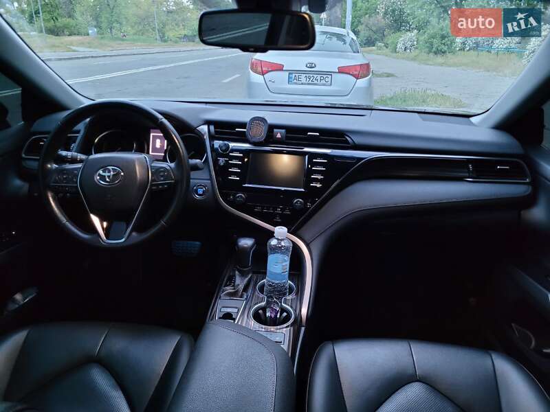 Toyota Camry 2019