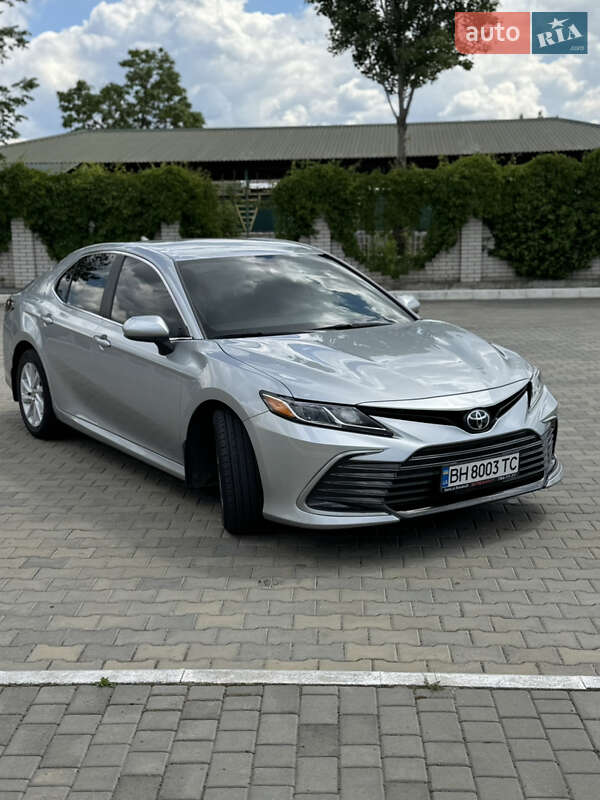 Toyota Camry 2021