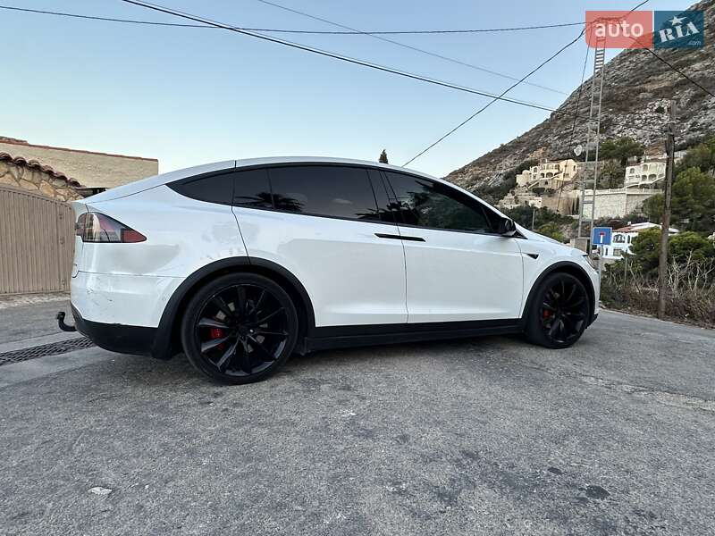 Tesla-4