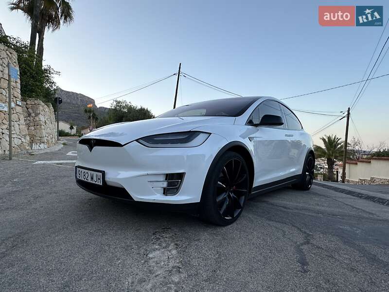 Tesla-0