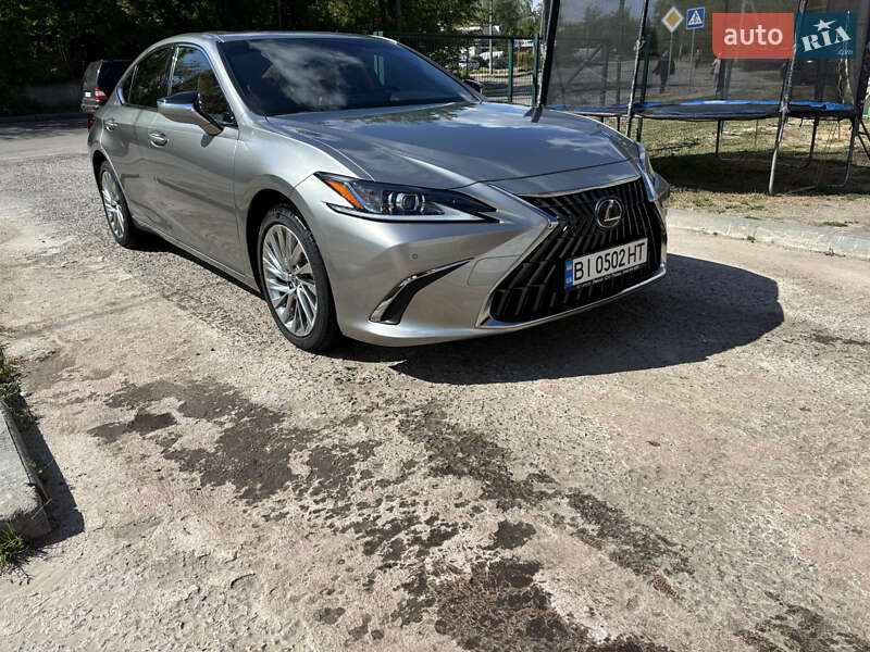 Lexus-16