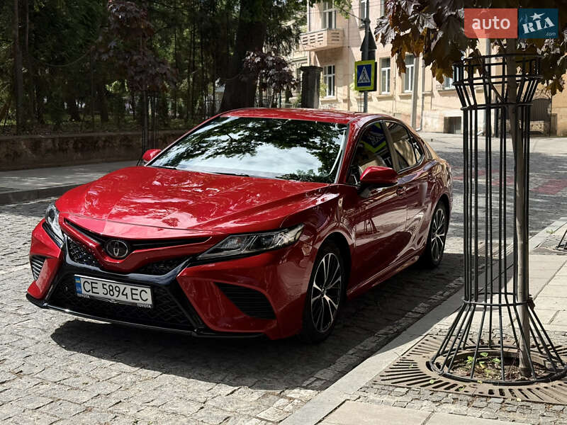 Toyota Camry 2018