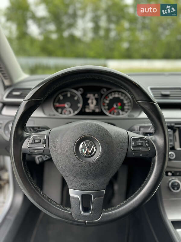 Volkswagen Passat 2012