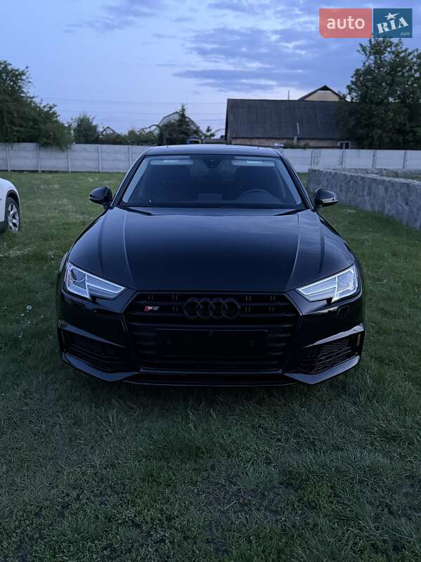 Audi A4 2019