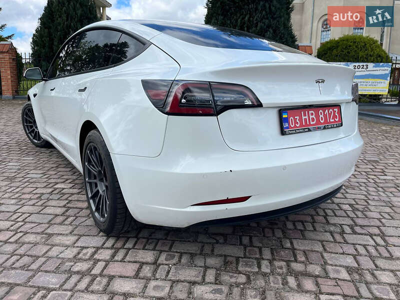 Tesla-18