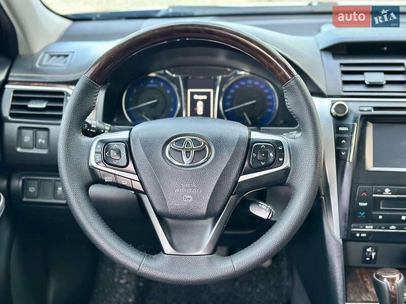 Toyota Camry 2015