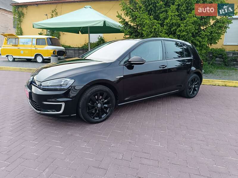 Volkswagen e-Golf 2015