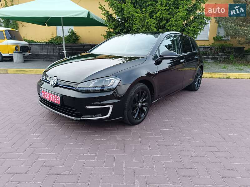 Volkswagen e-Golf 2015