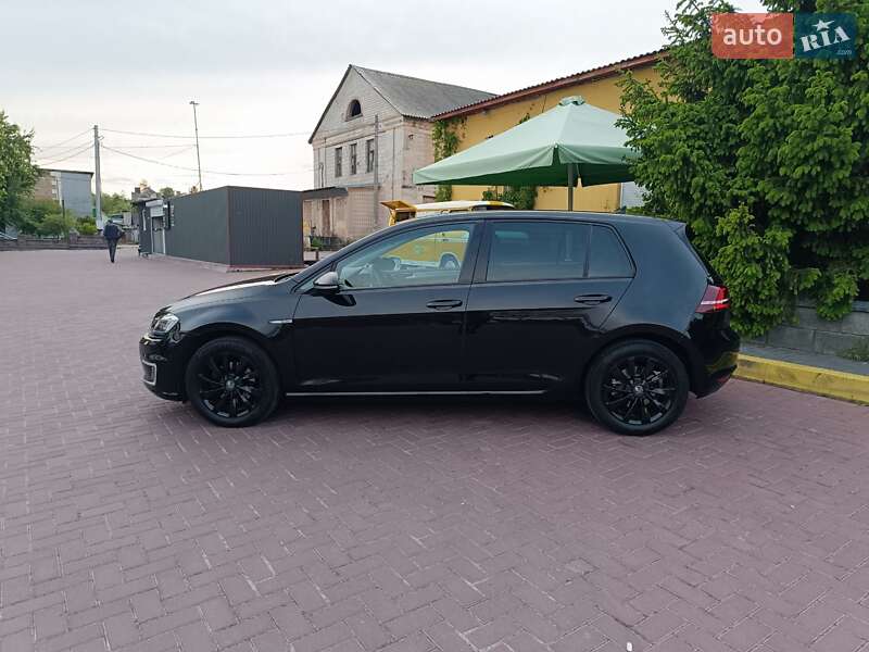 Volkswagen e-Golf 2015