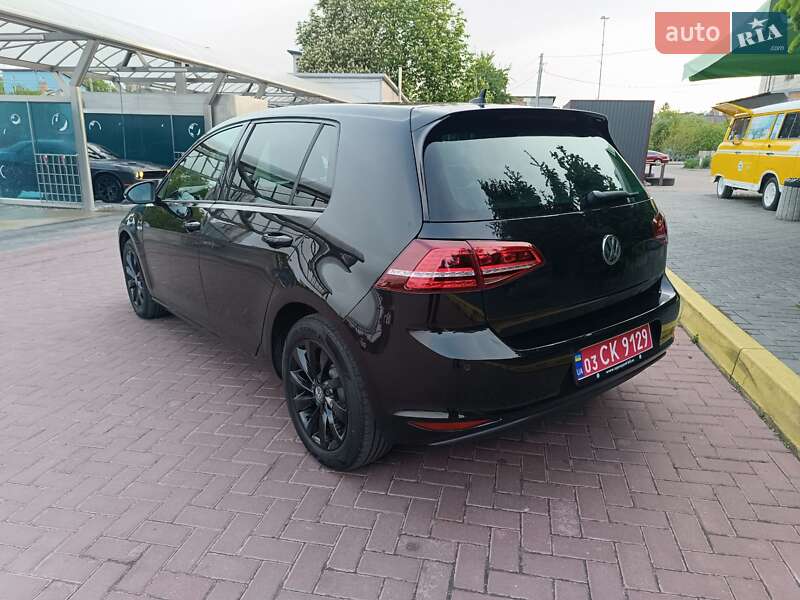 Volkswagen e-Golf 2015