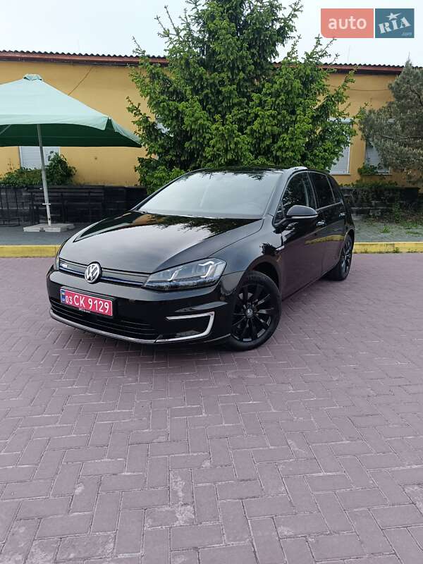 Volkswagen e-Golf 2015