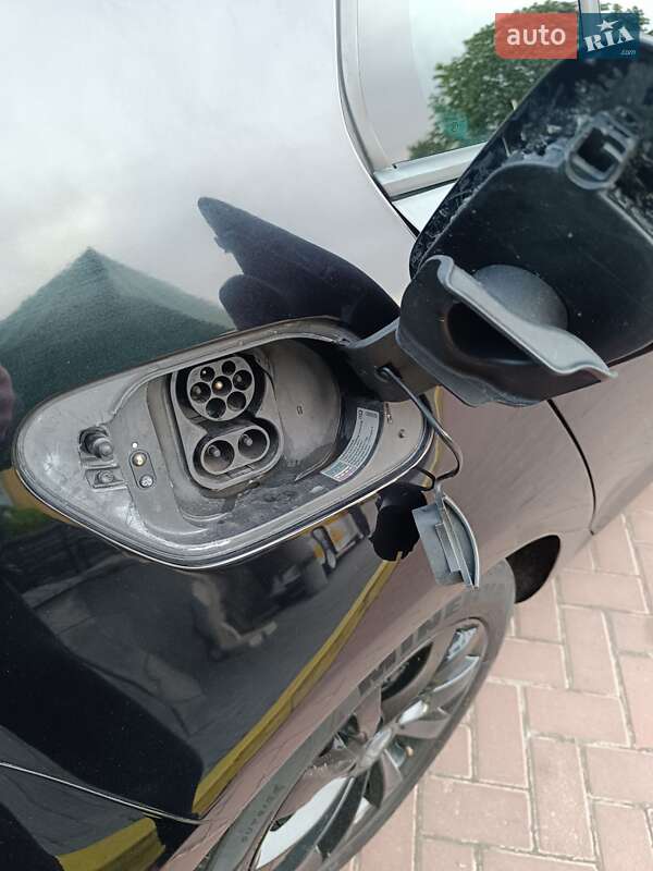 Volkswagen e-Golf 2015