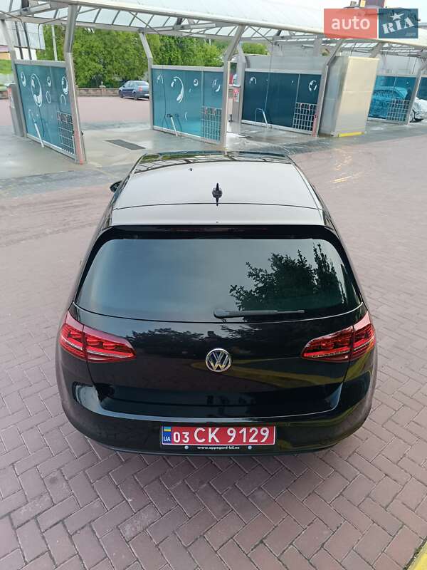 Volkswagen e-Golf 2015