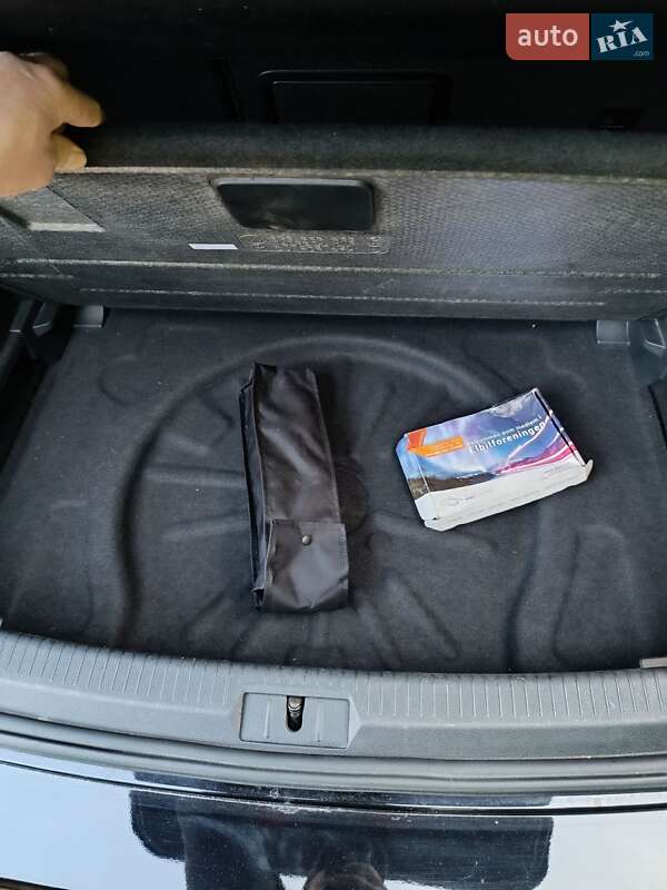 Volkswagen e-Golf 2015