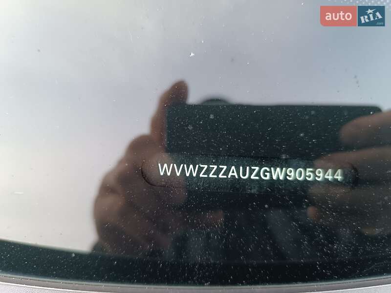 Volkswagen e-Golf 2015