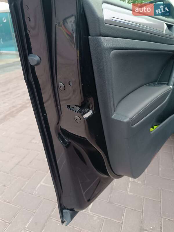 Volkswagen e-Golf 2015