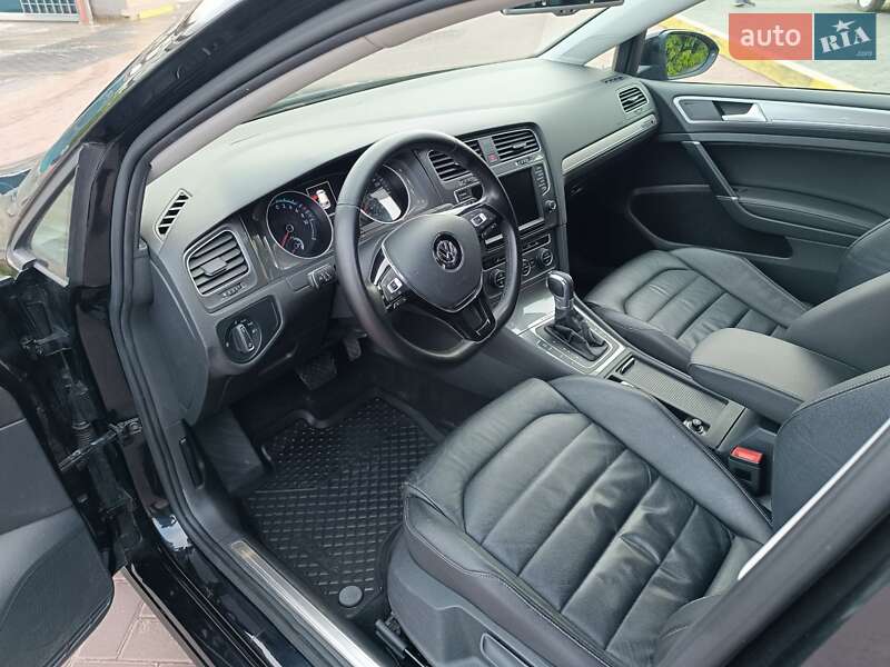 Volkswagen e-Golf 2015