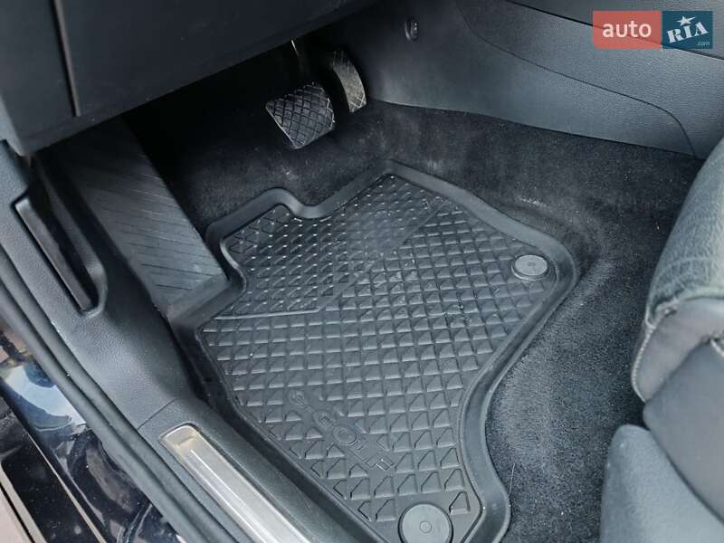 Volkswagen e-Golf 2015