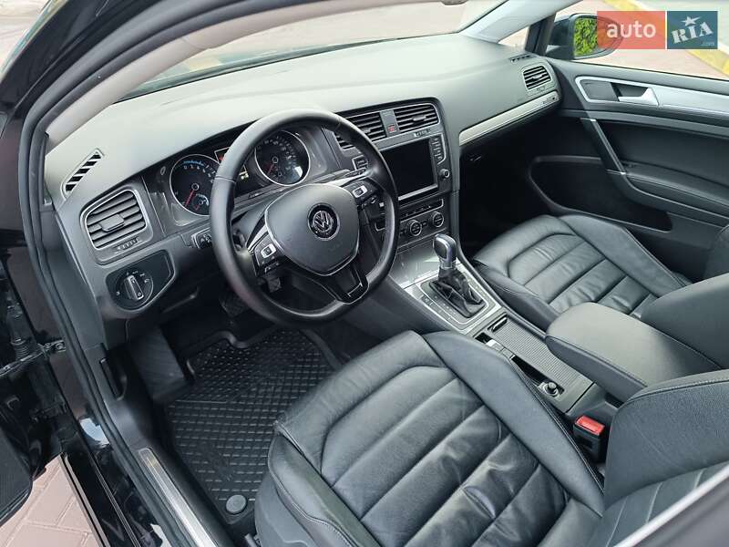 Volkswagen e-Golf 2015