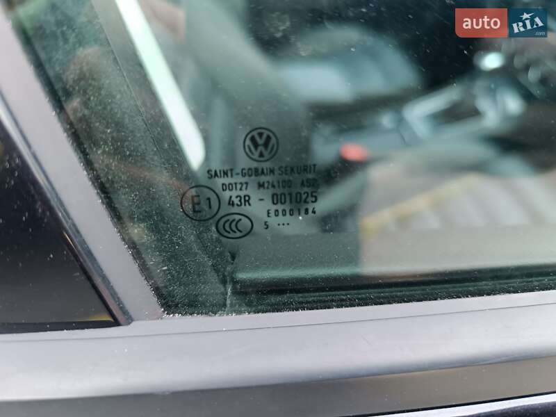 Volkswagen e-Golf 2015