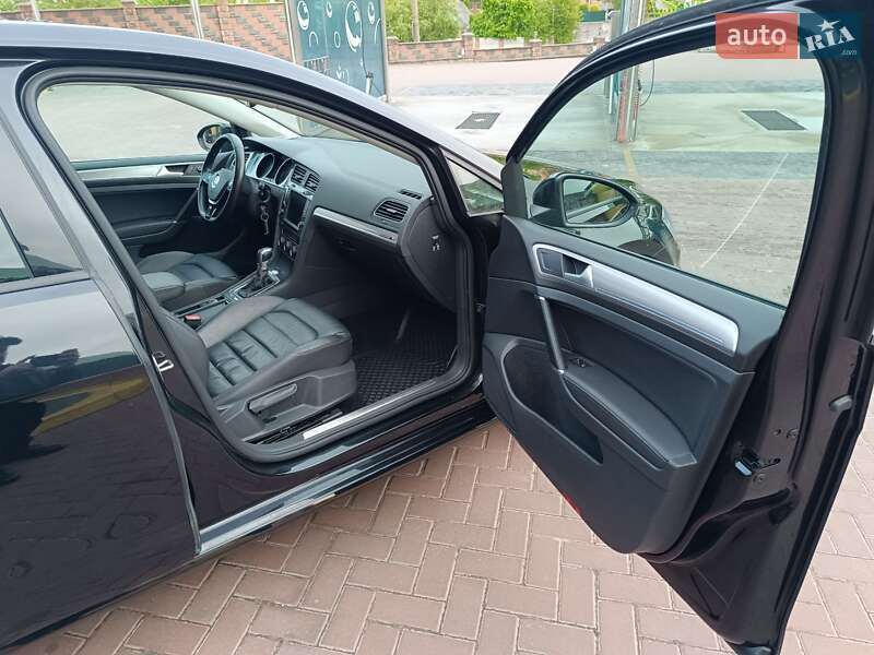 Volkswagen e-Golf 2015