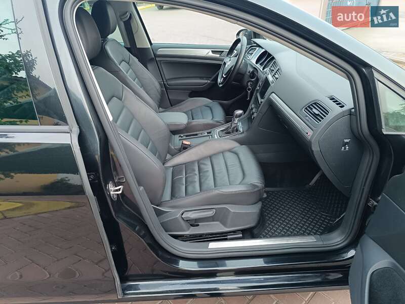 Volkswagen e-Golf 2015