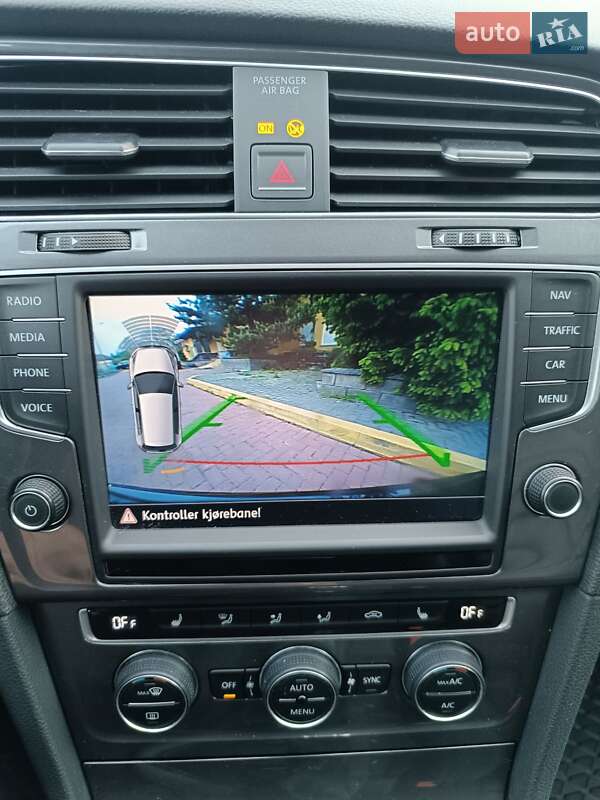 Volkswagen e-Golf 2015