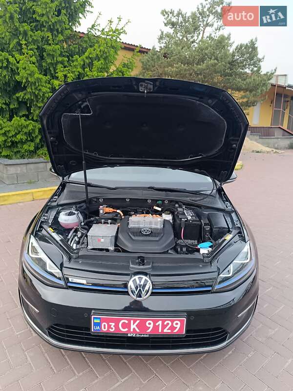 Volkswagen e-Golf 2015