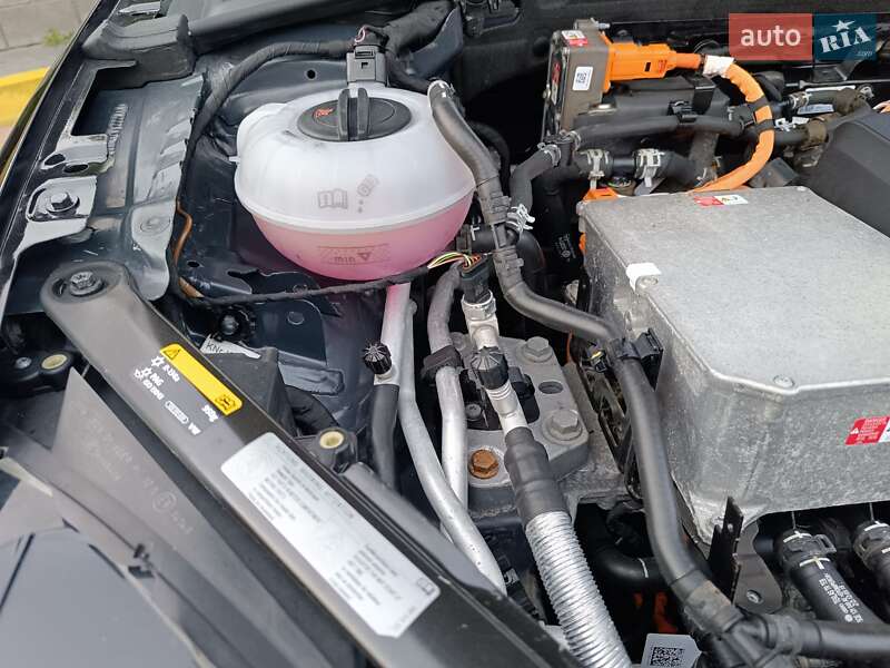 Volkswagen e-Golf 2015